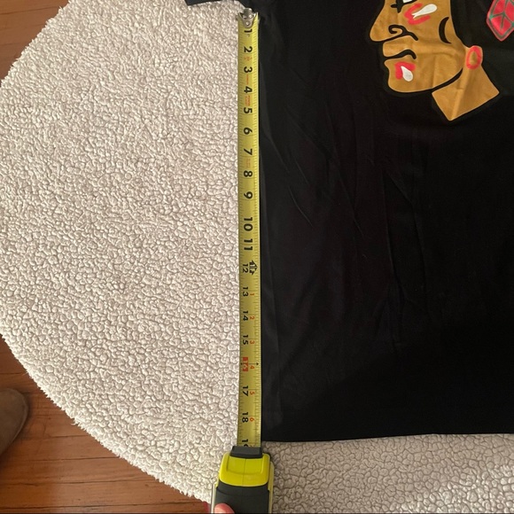 Black Scale Chicago Tee - Picture 7 of 7